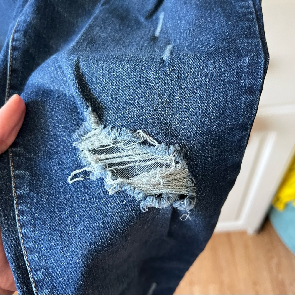 D. Jeans Blue Cropped Cuffed Ripped Jeans - Picture 4 of 6